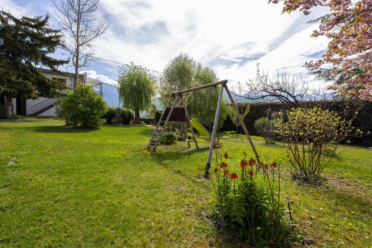 Vue Sur Les Montagnes Lägenhet Embrun Exteriör bild