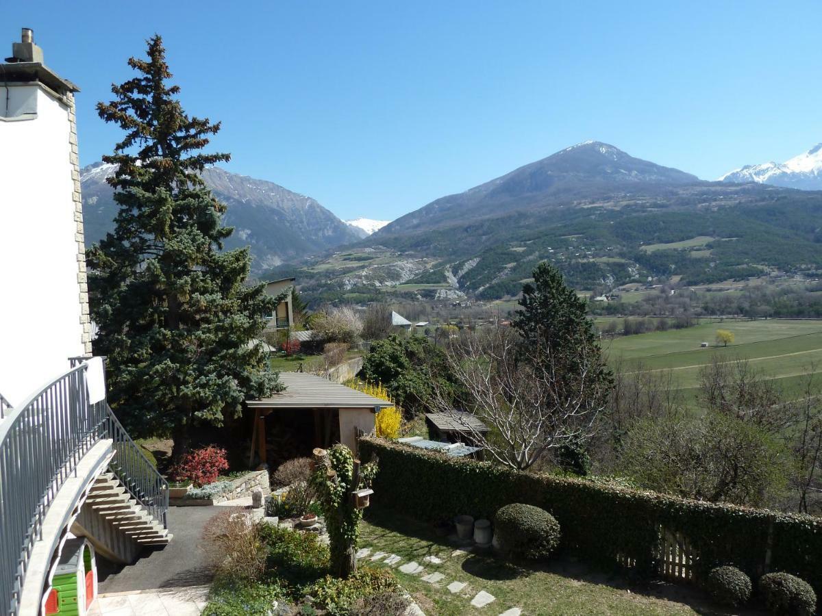 Vue Sur Les Montagnes Lägenhet Embrun Exteriör bild